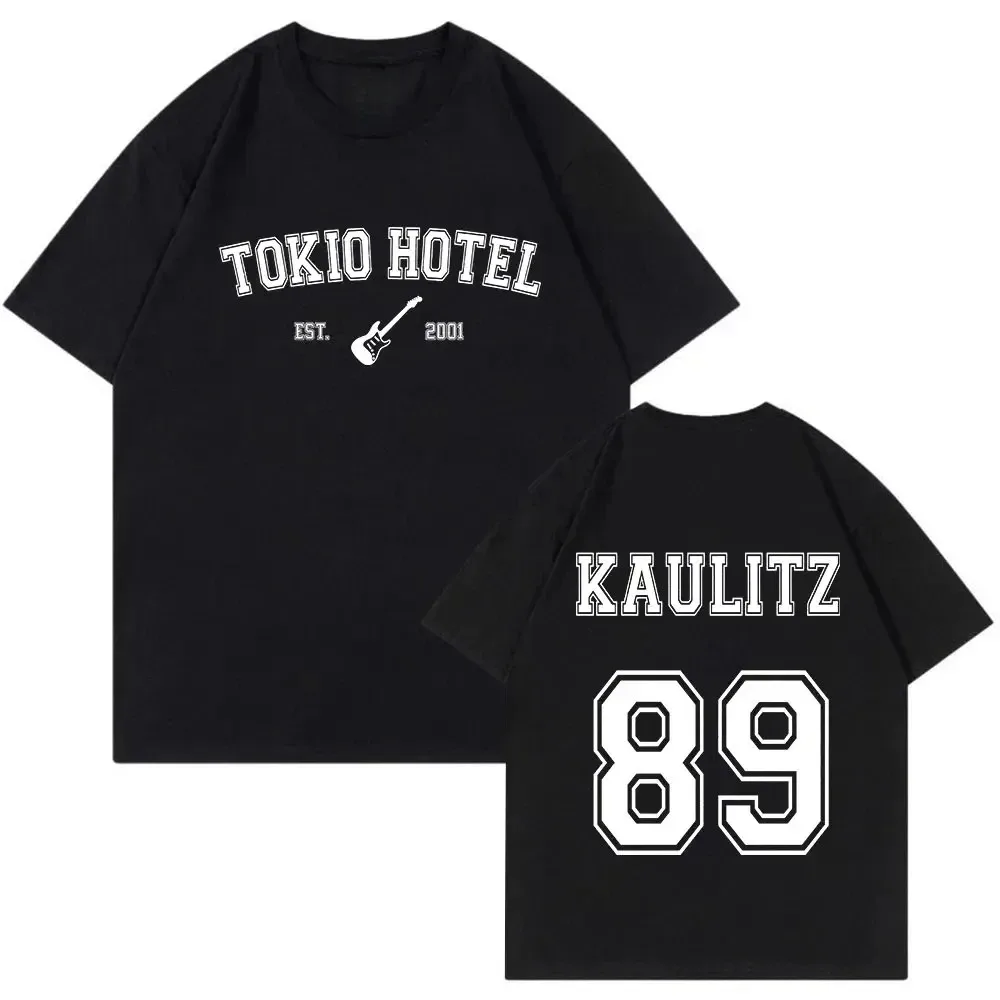Street Fashion In Tokyo - Camiseta con estampado de monograma de